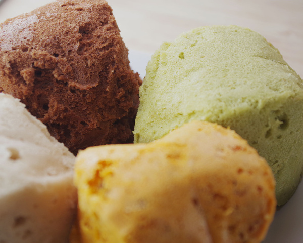 「レンジDE蒸しパン」をココアや抹茶などでアレンジした、彩り豊かな4種類の蒸しパン